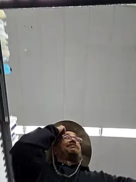 Snapshot of dadbod1178 chatting on September 2025 04:19:01 PM dadbod1178 online show from September 2025 04:19:01 PM