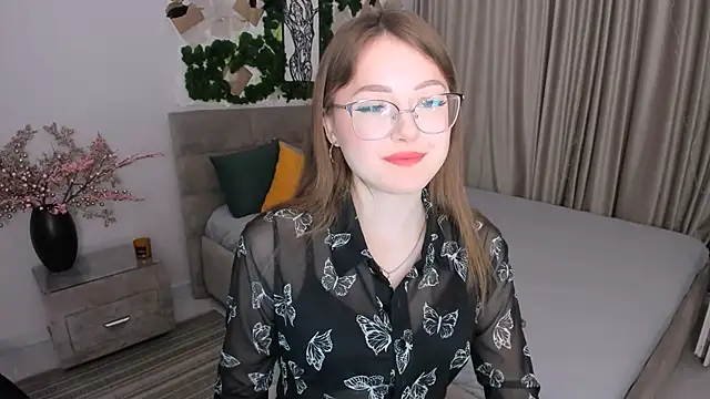 SereneFlame online show from February 2025 04:08:01 PM