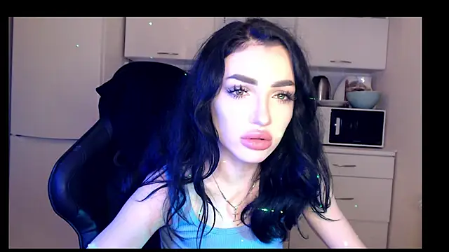 Snapshot of NancyLovee_ chatting on December 2024 10:20:01 PM NancyLovee online show from December 2024 10:20:01 PM