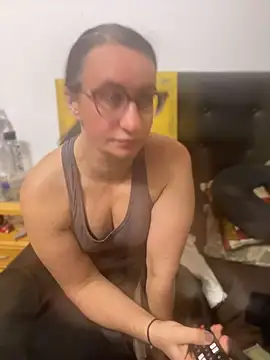 gloria7v05 online show from April 2026 12:30:02 AM
