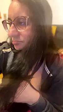 Snapshot of gloria7v05 chatting on July 2026 01:17:01 PM gloria7v05 online show from July 2026 01:17:01 PM