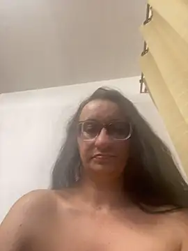 Snapshot of gloria7v05 chatting on July 2026 01:26:01 AM gloria7v05 online show from July 2026 01:26:01 AM