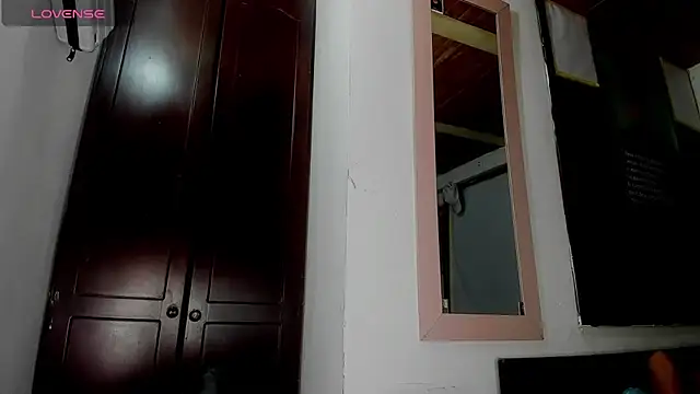 Nenita Hot  online show from October 2025 10:07:01 PM