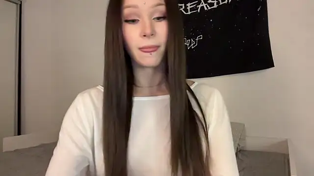 Snapshot of ur_molly chatting on October 2025 11:55:02 AM ur molly online show from October 2025 11:55:02 AM