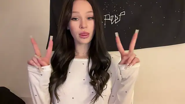 Snapshot of ur_molly chatting on October 2025 01:03:01 AM ur molly online show from October 2025 01:03:01 AM