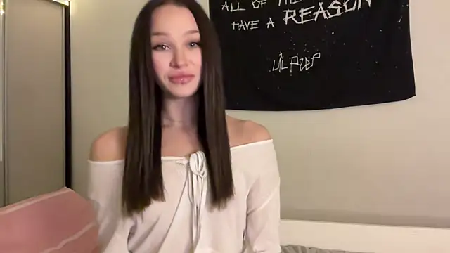 Snapshot of ur_molly chatting on November 2025 04:50:01 PM ur molly online show from November 2025 04:50:01 PM