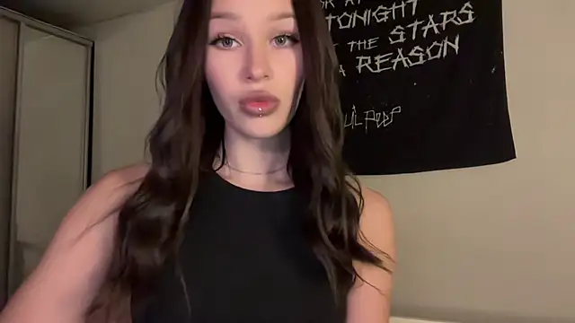 Snapshot of ur_molly chatting on November 2025 12:59:01 PM ur molly online show from November 2025 12:59:01 PM