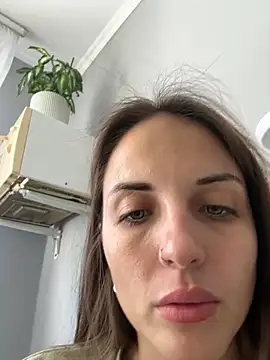 Snapshot of AmiLavs chatting on September 2025 10:07:02 AM AmiLavs online show from September 2025 10:07:02 AM