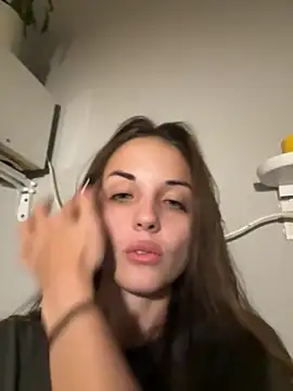 Snapshot of AmiLavs chatting on October 2025 08:29:02 PM AmiLavs online show from October 2025 08:29:02 PM