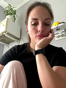 Snapshot of AmiLavs chatting on October 2025 11:55:02 AM AmiLavs online show from October 2025 11:55:02 AM