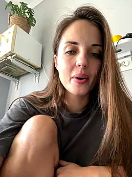 Snapshot of AmiLavs chatting on October 2025 10:43:02 AM AmiLavs online show from October 2025 10:43:02 AM