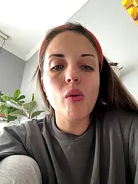 Snapshot of AmiLavs chatting on November 2025 07:24:02 AM AmiLavs online show from November 2025 07:24:02 AM