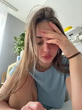 Snapshot of AmiLavs chatting on March 2026 10:07:02 AM AmiLavs online show from March 2026 10:07:02 AM