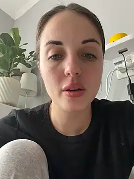 Snapshot of AmiLavs chatting on March 2026 10:32:02 AM AmiLavs online show from March 2026 10:32:02 AM