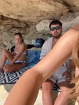 MrAndMrsSavage online show from October 2025 12:05:01 PM