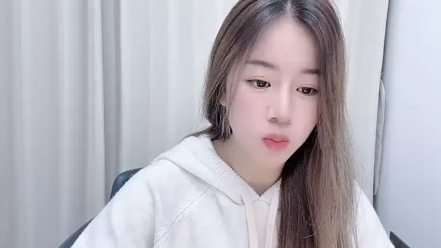 chloe-01 online show from December 2024 12:12:02 PM