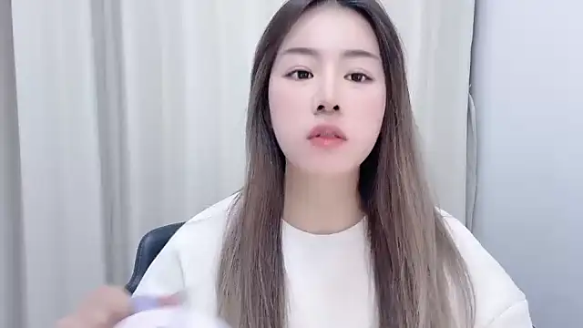 chloe-01 online show from January 2025 12:24:01 PM