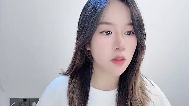 chloe-01 online show from November 2025 04:06:02 AM