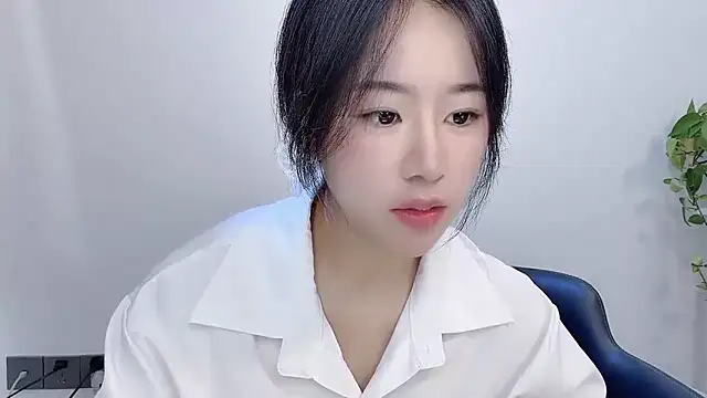 chloe-01 online show from February 2026 05:33:02 AM