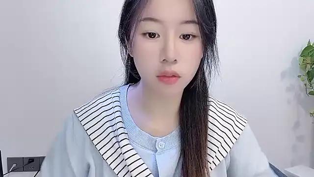 chloe-01 online show from February 2026 05:00:01 AM