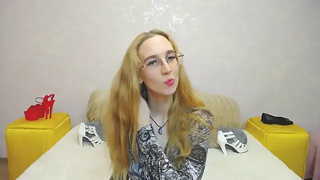 KlaryBrait online show from December 2024 02:35:02 PM