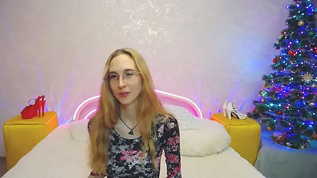 KlaryBrait online show from December 2024 06:03:02 PM