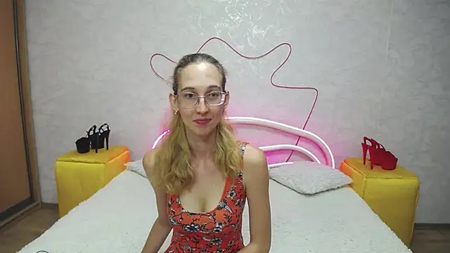 KlaryBrait online show from September 2025 06:04:02 AM