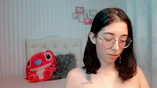 Snapshot of brooklove_doll chatting on January 2025 05:05:01 AM brooklove doll online show from January 2025 05:05:01 AM