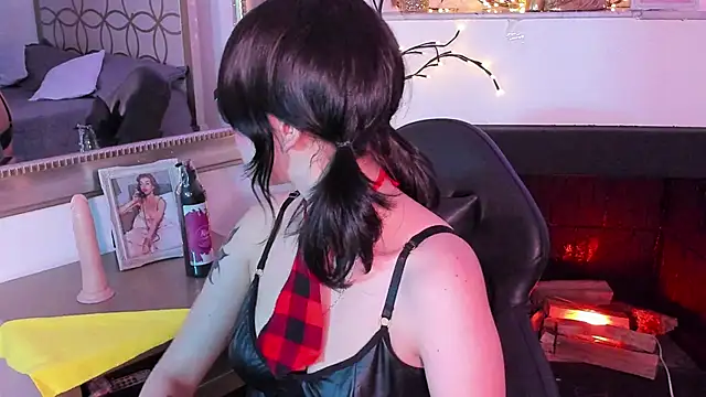 Snapshot of NattashaHotson chatting on January 2025 05:00:01 AM NattashaHotson online show from January 2025 05:00:01 AM