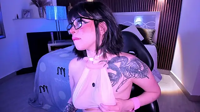 NattashaHotson online show from October 2025 03:51:02 AM