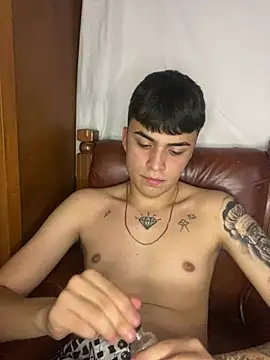 Snapshot of corey_tylerr chatting on January 2025 09:57:01 PM corey tylerr online show from January 2025 09:57:01 PM