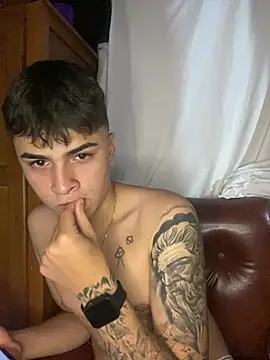 Snapshot of corey_tylerr chatting on March 2025 10:30:02 PM corey tylerr online show from March 2025 10:30:02 PM