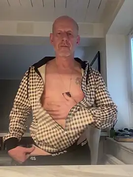 Snapshot of malematureisbest chatting on December 2025 10:55:02 AM malematureisbest online show from December 2025 10:55:02 AM