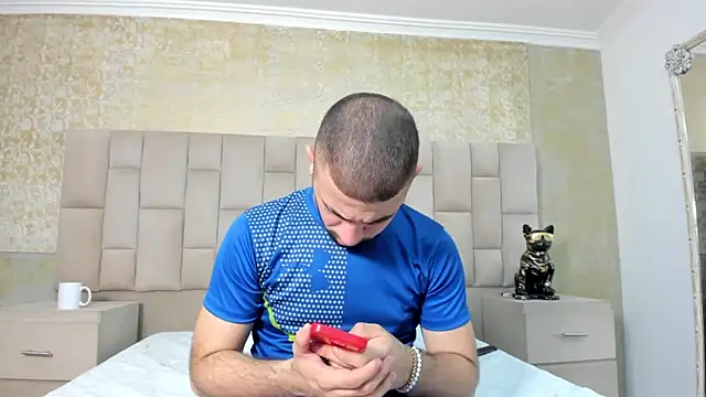 MaximusDick1  online show from October 2025 04:05:01 AM