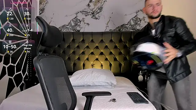 MaximusDick1  online show from June 2026 01:20:02 PM