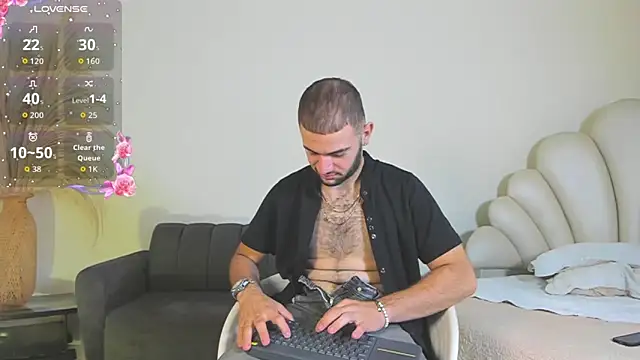 MaximusDick1  online show from June 2026 12:09:02 PM