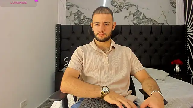 MaximusDick1  online show from June 2026 12:08:01 PM