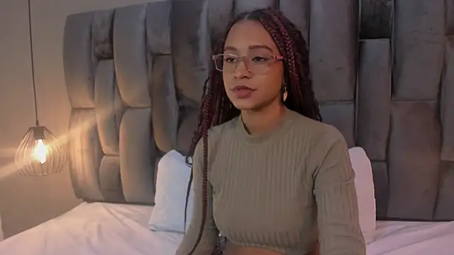 Lorena Vieira  online show from March 2025 06:54:01 PM