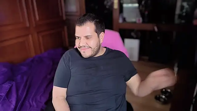 Snapshot of bearcloudcomputa chatting on February 2026 08:27:01 PM bearcloudcomputa online show from February 2026 08:27:01 PM