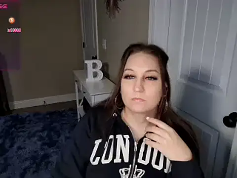 Snapshot of Brooklyn_Bee chatting on February 2025 11:26:02 PM Brooklyn Bee online show from February 2025 11:26:02 PM