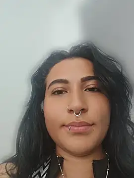 Pauilina online show from May 2026 03:09:02 PM