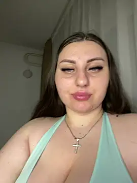 KarinaCelinne online show from April 2026 08:24:02 PM