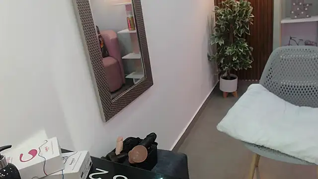 Dalila Sky online show from March 2026 06:03:02 PM