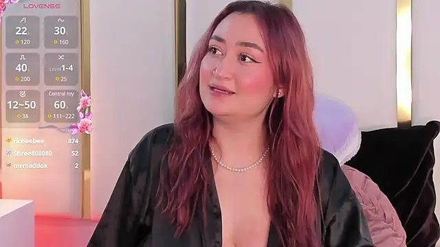 Snapshot of SalommeFlores chatting on March 2025 06:21:02 AM SalommeFlores online show from March 2025 06:21:02 AM