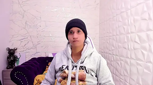 Im Milan Rs online show from February 2025 03:07:02 AM