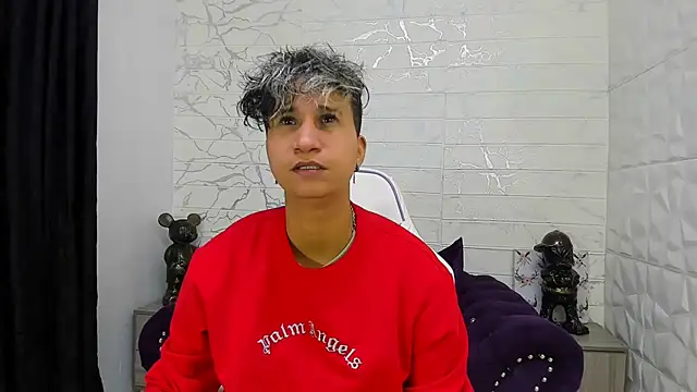 Im Milan Rs online show from February 2025 12:14:01 AM