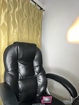 HannaSmiith online show from February 2025 11:16:02 AM