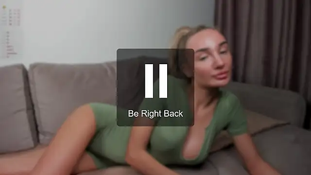 Snapshot of chloewallace chatting on October 2025 09:46:01 PM chloewallace online show from October 2025 09:46:01 PM