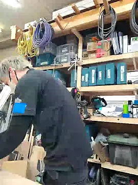 Snapshot of da--------i chatting on March 2025 04:49:02 AM da--------i online show from March 2025 04:49:02 AM