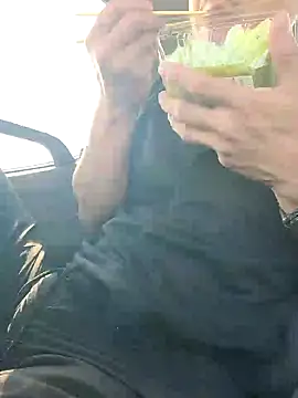 Snapshot of da--------i chatting on October 2025 04:13:02 AM da--------i online show from October 2025 04:13:02 AM